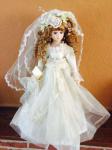 Коллекционная фарфоровая кукла невеста 48 см, Франция